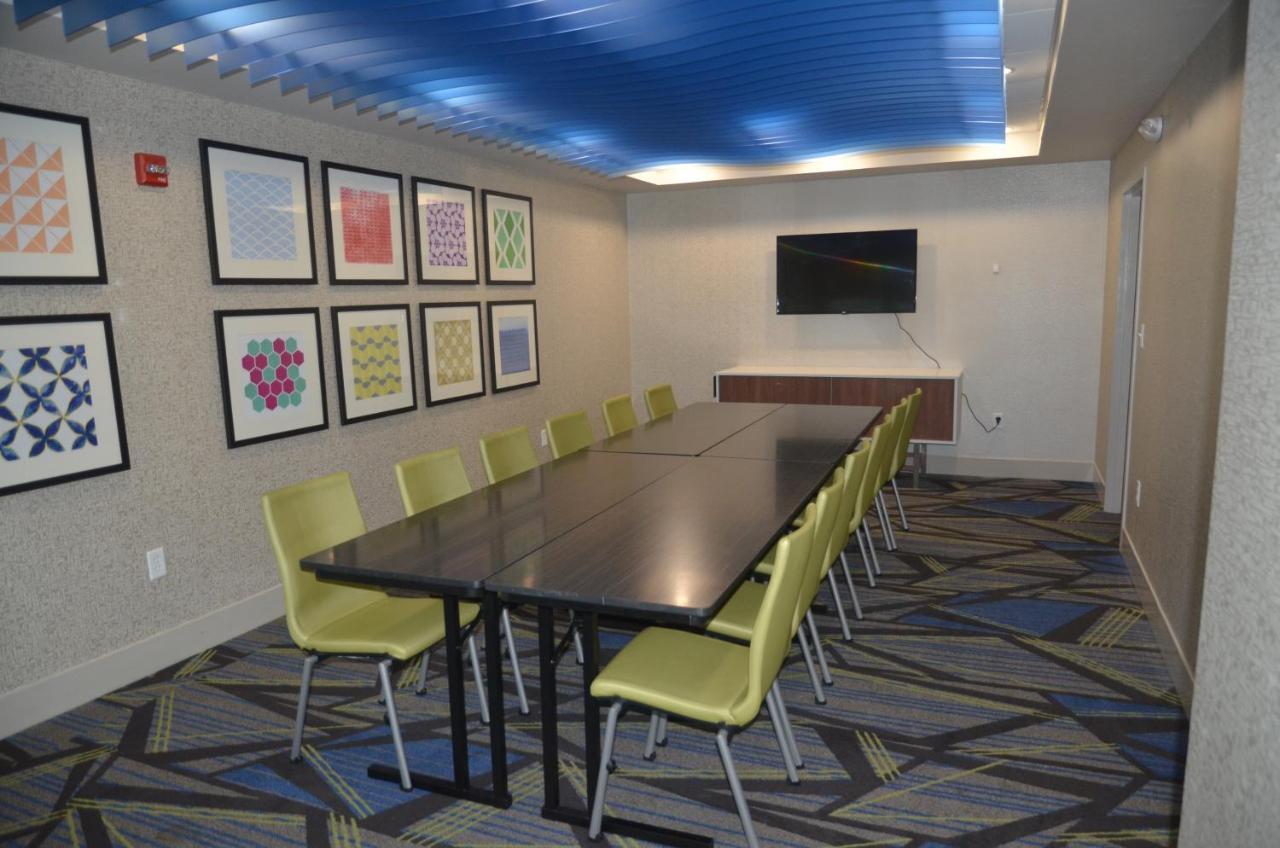 Holiday Inn Express Hotel & Suites Rochester By Ihg Buitenkant foto