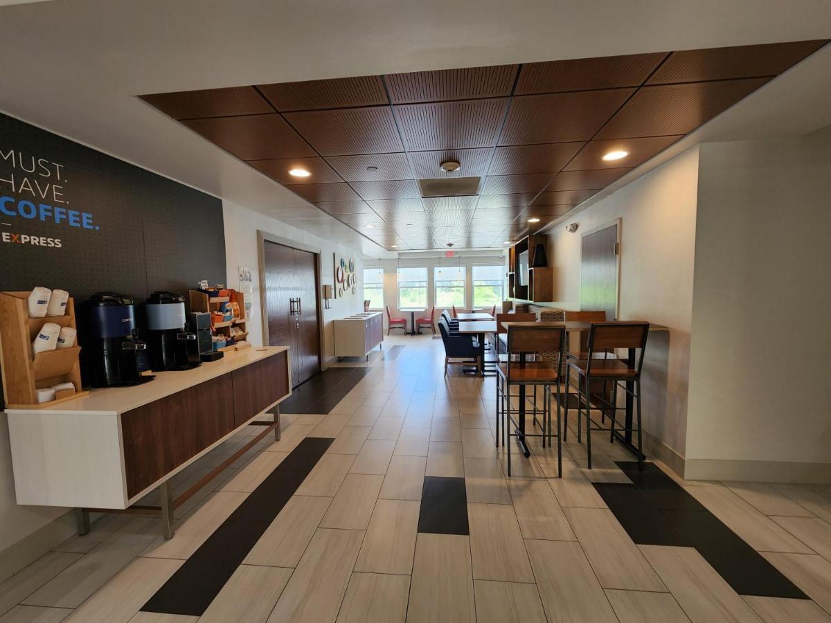 Holiday Inn Express Hotel & Suites Rochester By Ihg Buitenkant foto