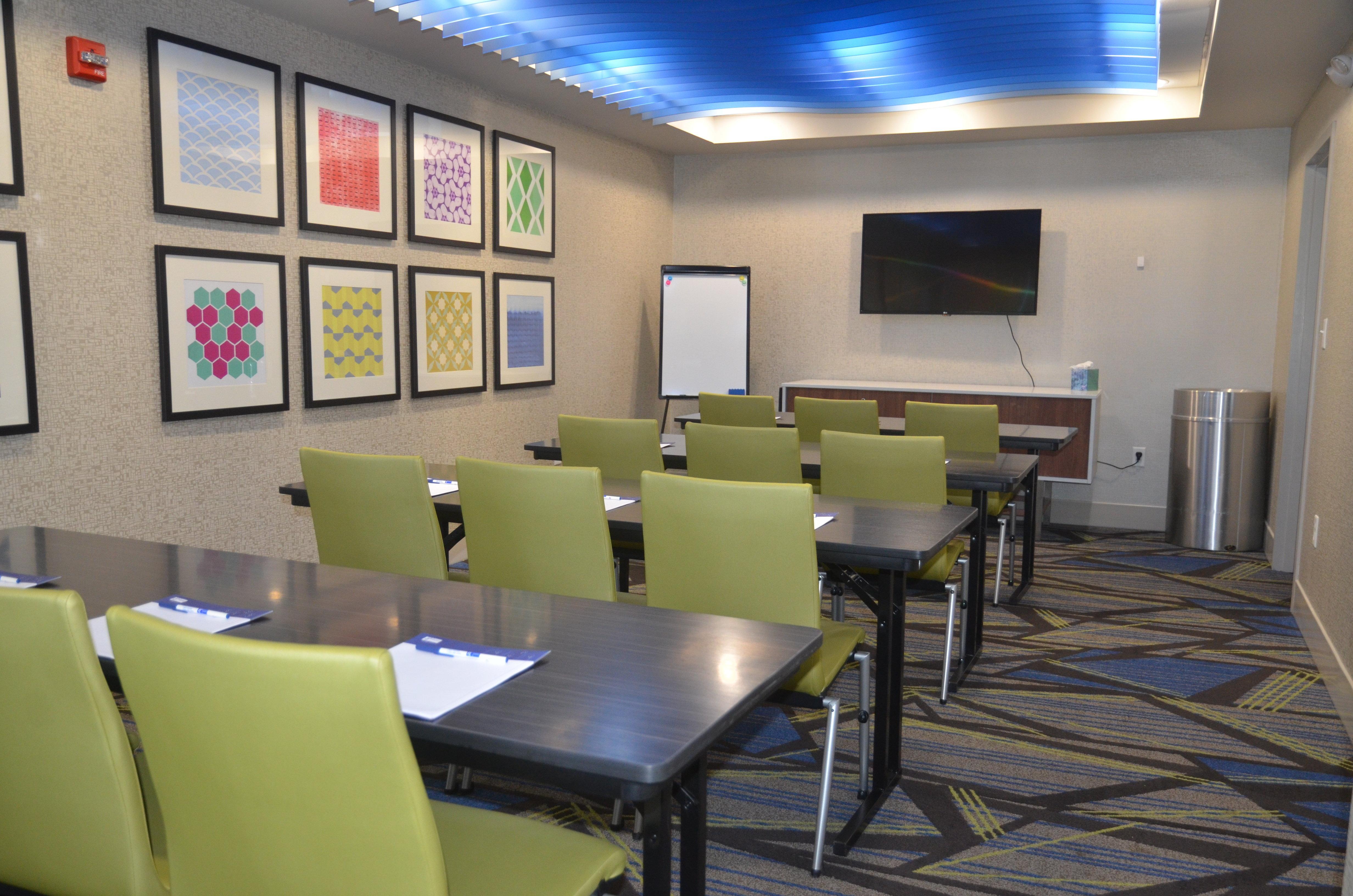 Holiday Inn Express Hotel & Suites Rochester By Ihg Buitenkant foto