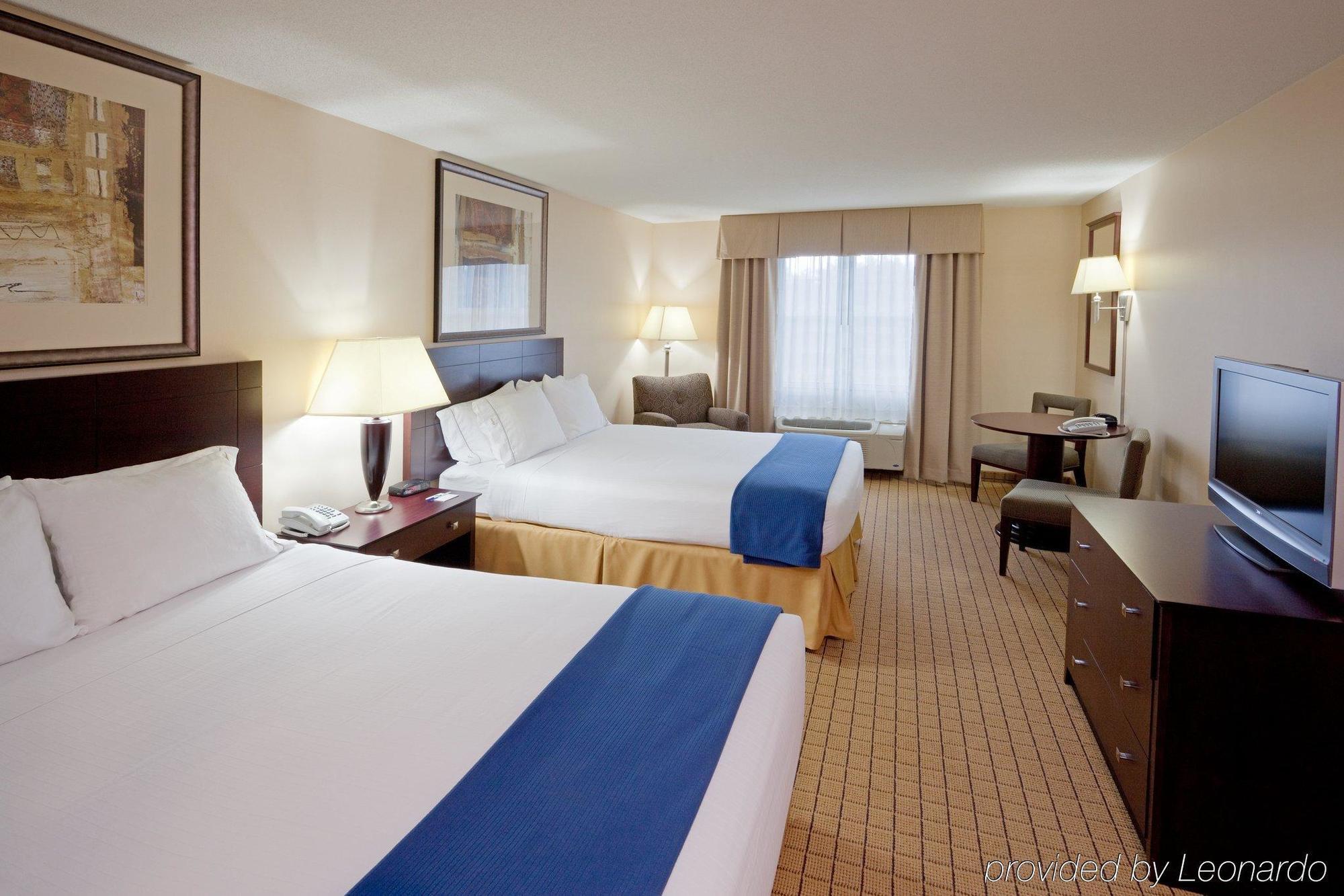 Holiday Inn Express Hotel & Suites Rochester By Ihg Kamer foto