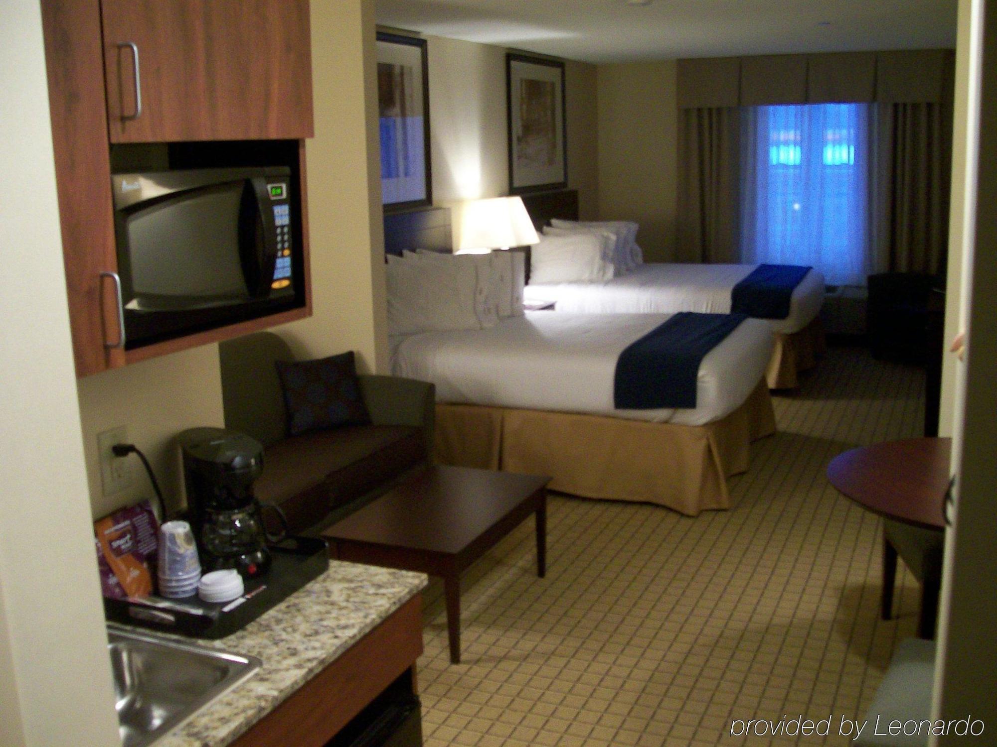 Holiday Inn Express Hotel & Suites Rochester By Ihg Kamer foto