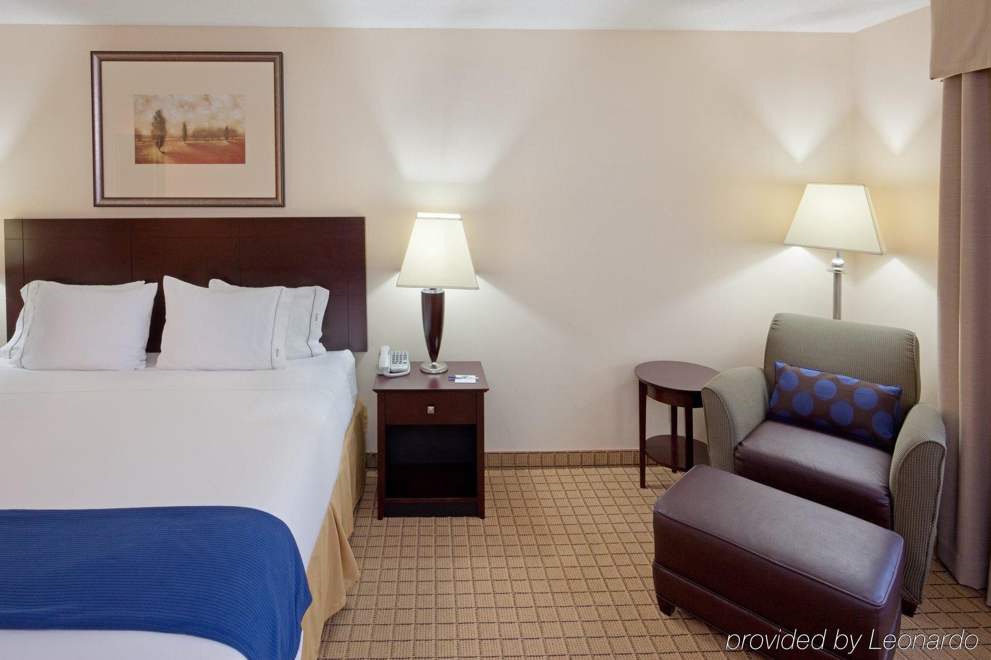 Holiday Inn Express Hotel & Suites Rochester By Ihg Kamer foto
